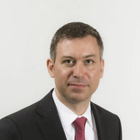 Dr. Markus Born
